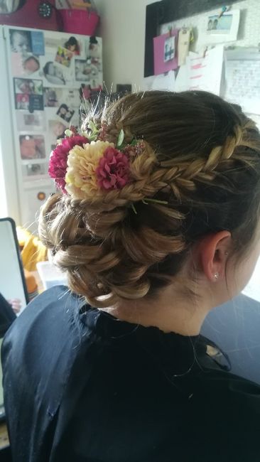 Changement de coiffeuse - 2