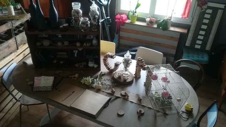 J-85 déco table livre d or validée - 1