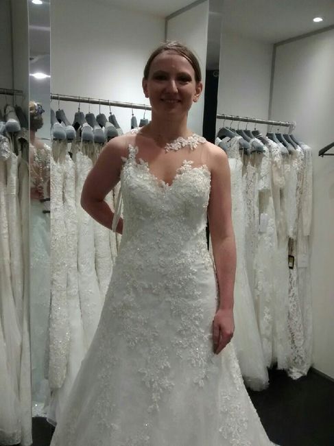 Soutien-gorge cousu dans la robe 1