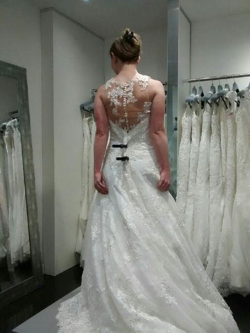 Soutien-gorge cousu dans la robe - 1