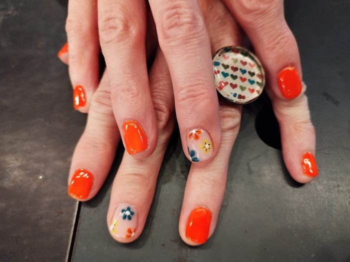 Help modèle dessin sur ongles 8