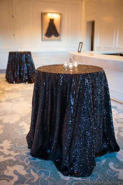Nappes en sequins noirs - 1