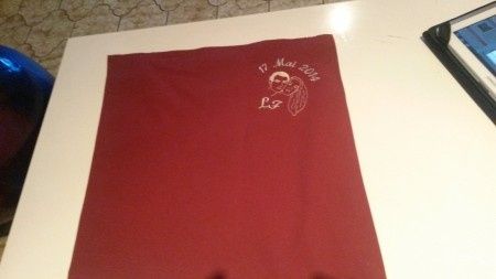 la serviette bordeau