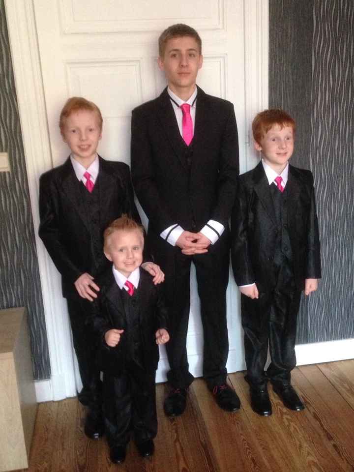 Yes trouver les costumes de mes fils. - 1