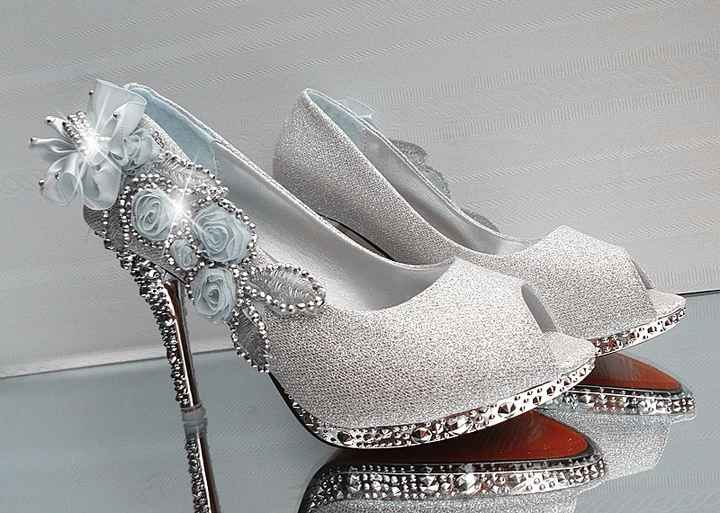 Help chaussures argentées - 3