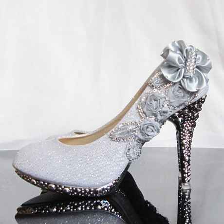 Help chaussures argentées - 4
