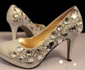 Help chaussures argentées - 1