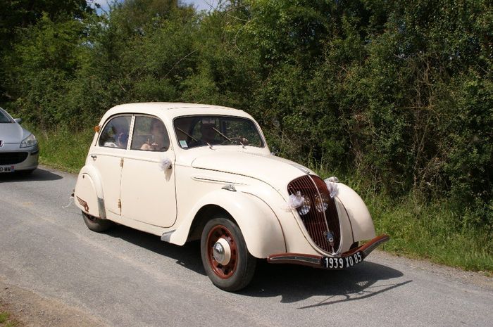 la voiture des parents des mariés