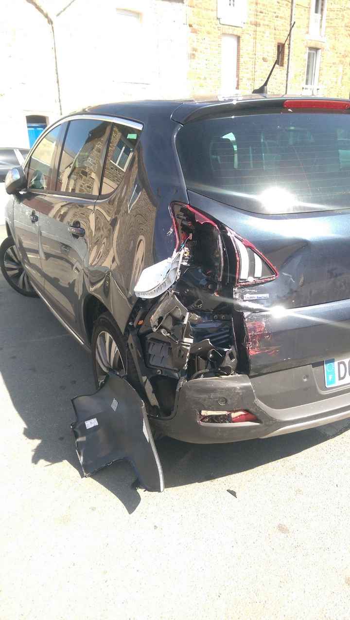 Voiture cassée EVJF