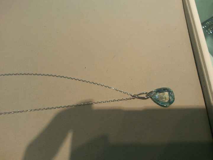 Est ce que ces bijoux iront avec ma robe? - 2