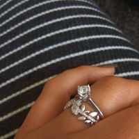 Bague de fiançailles et bague alliance