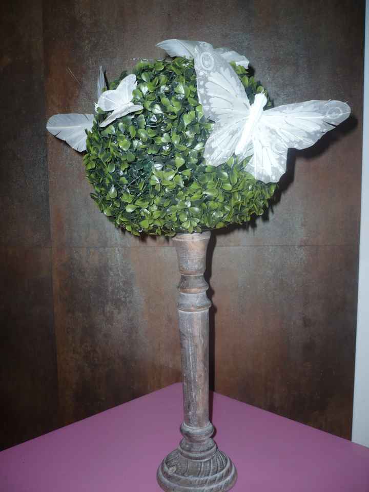 boule de buis avec papillons