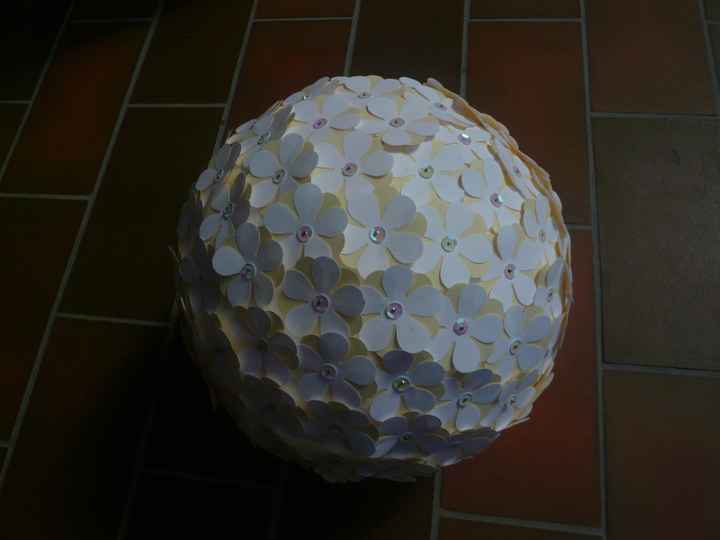 boule de fleurs en papiers fini !!!!!