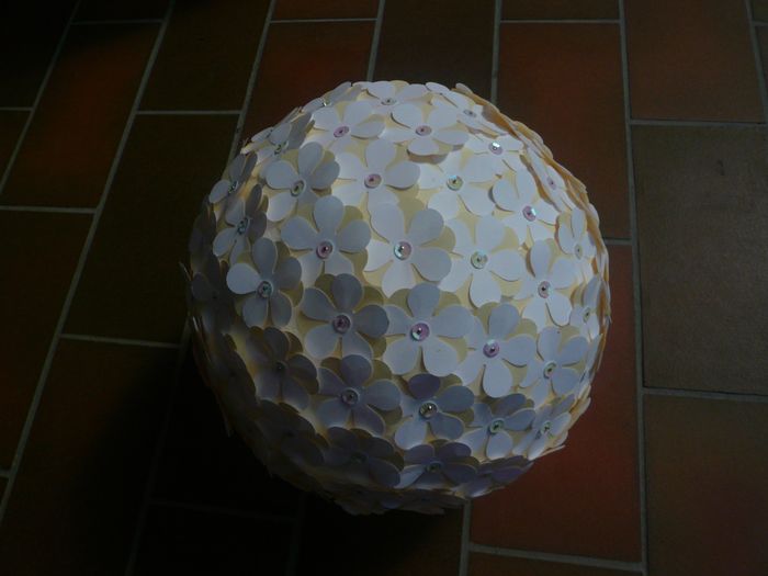 boule de fleurs en papiers fini !!!!!