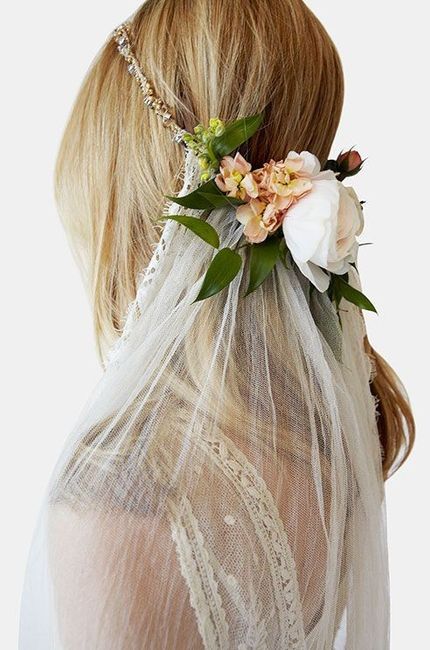 Coiffure avec ou sans fleurs ? - 4