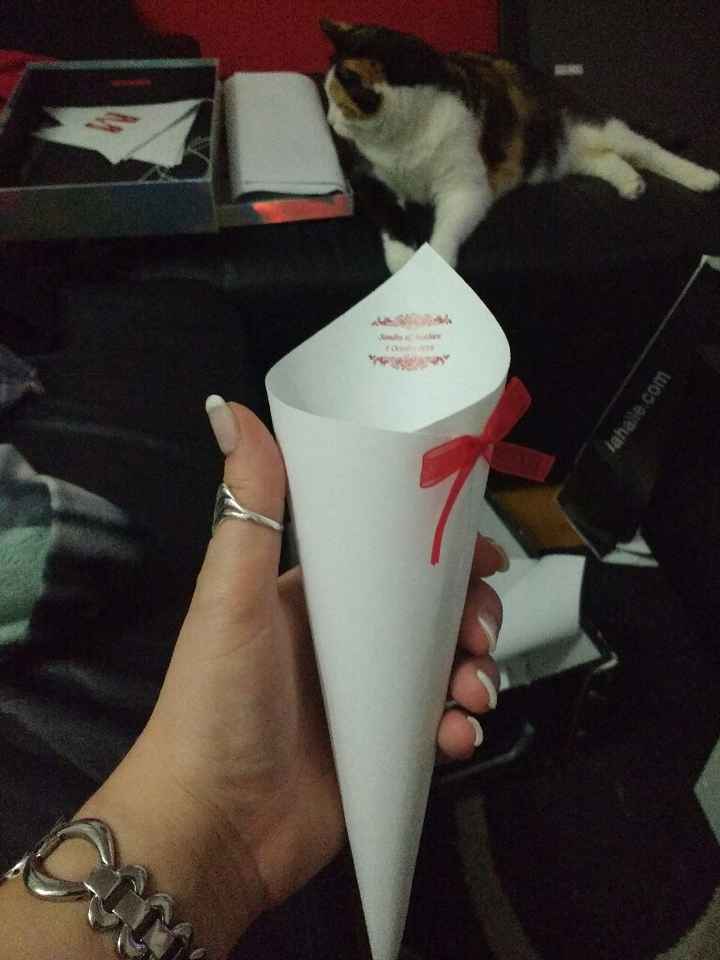 Cônes confettis mairie - 1