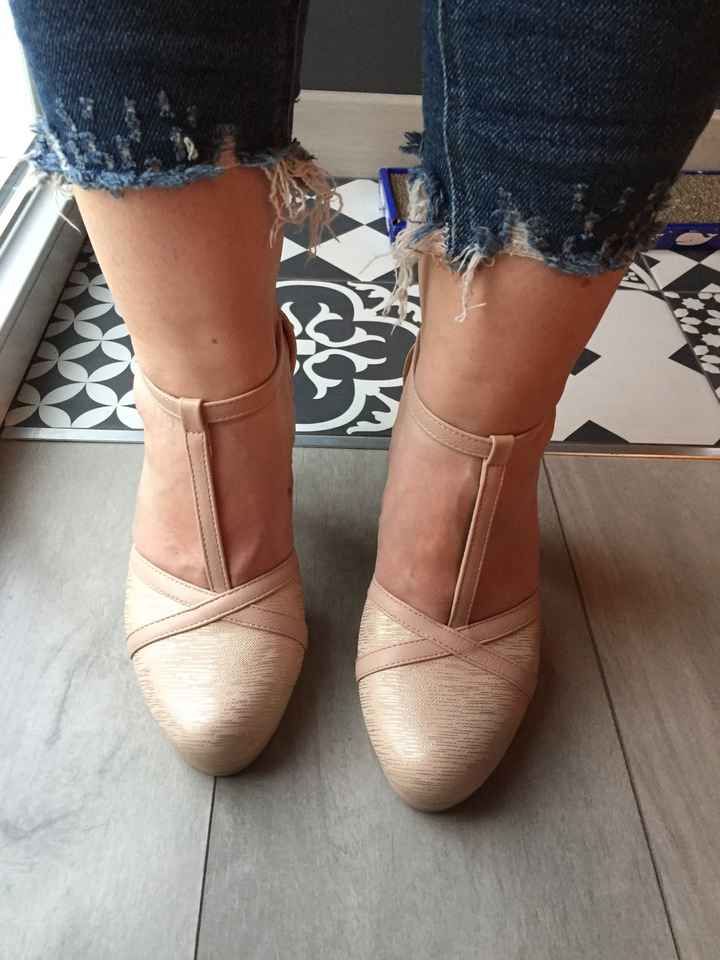 Chaussures trouvées à j-45 ouffff 😓 - 1