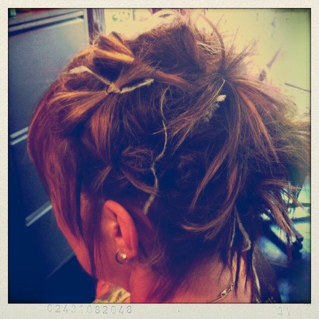  Coiffeur cheveux mi longs - 1