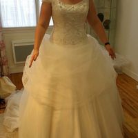 Complètez la phrase : Ma robe de mariée est ___ - 1