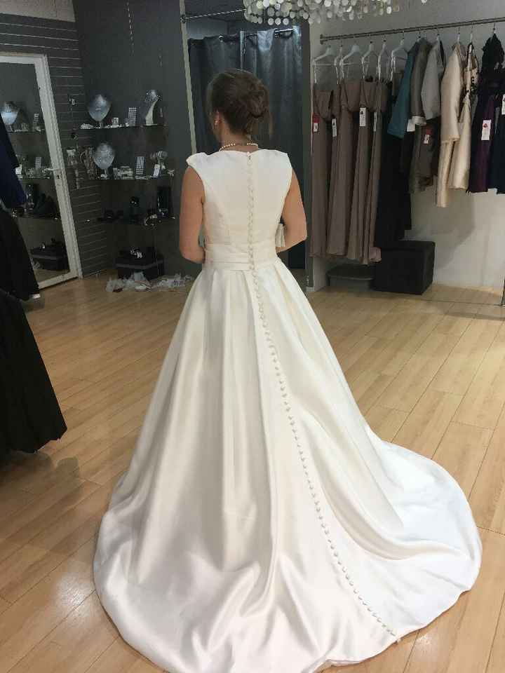 Essayage retouches à Pronuptia - 2