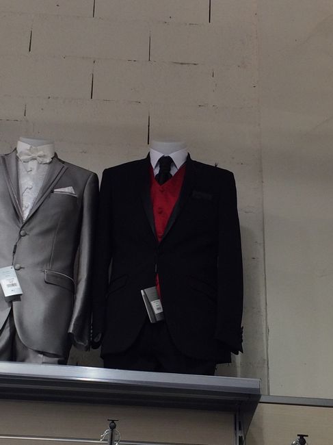 Costume noir et rouge? - 1