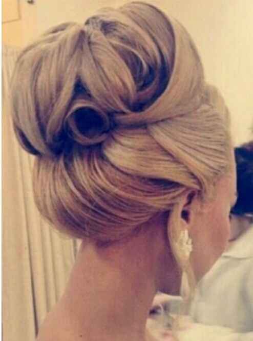 Quelle style de coiffure pour cette robe - 1
