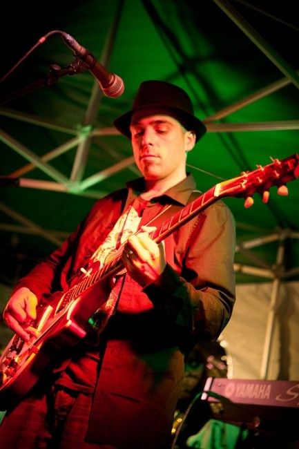 Lionel, guitare