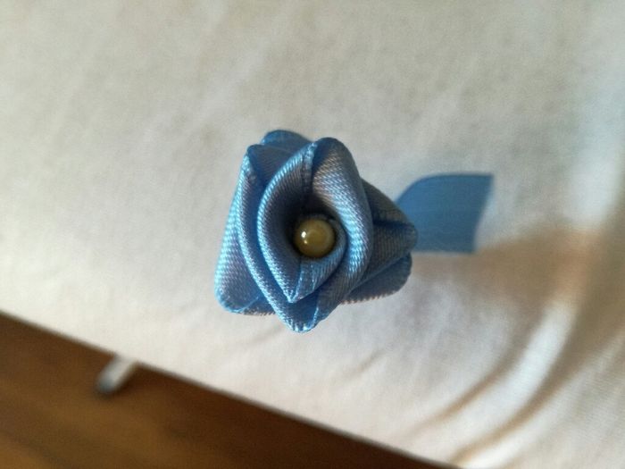  Test de fleurs en ruban en vue d'un bouquet original - 2