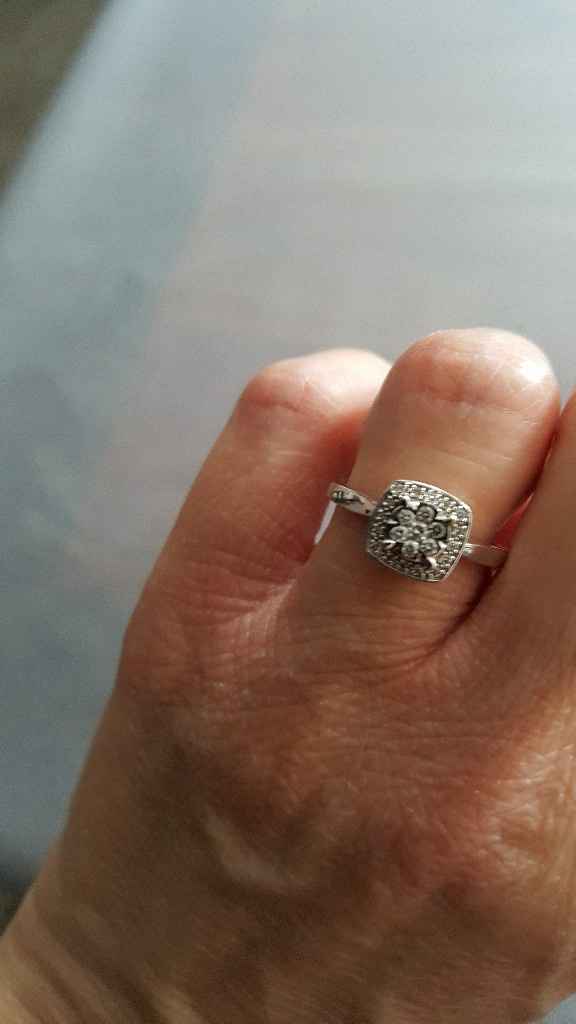 Montrez-moi votre bague de fiançailles ! - 1