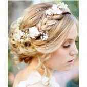  Coiffure de mariée avec fleurs - 1