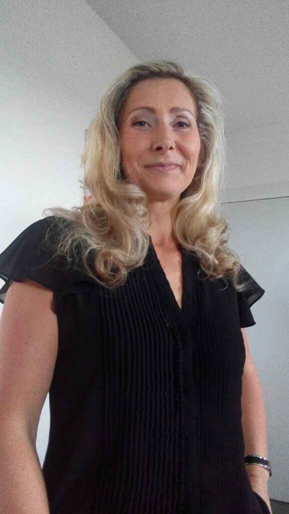 Combien vous a couté les prestations coiffure + maquillage ? - 2