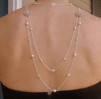 collier de dos pour robe dos nu
