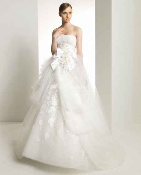 La robe du 30 avril est .....