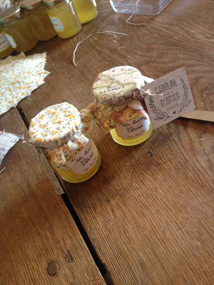 Essai des deux tissus, avec étiquette Kraft tamponné la veille