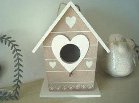 nichoir à oiseaux en bois