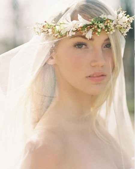 couronne de fleurs blanches