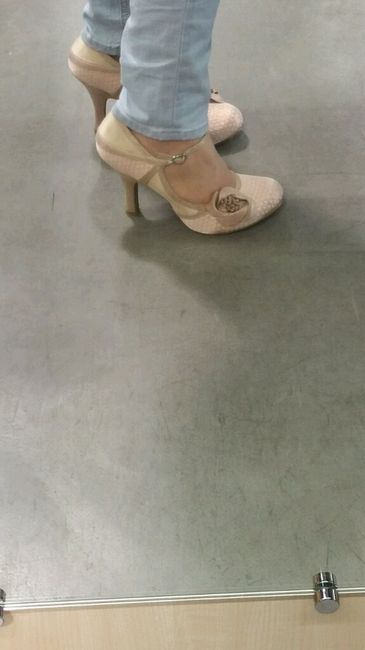 A vos chaussures !! Montrez-moi, vos jolis souliers - 1