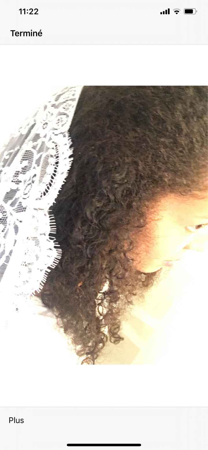 Coiffure mariée aux cheveux frisés - 1