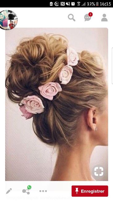  J'ai craquée pour un chignon avec de jolie pinces fleurs rose - 2