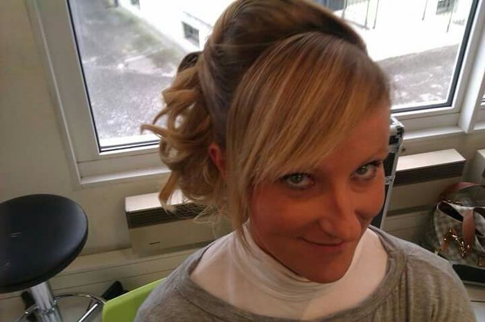 Bijoux ou accessoires pour cheveux. - 1