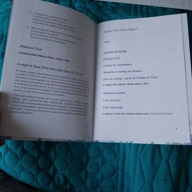 Exemple de livre de cérémonie religieuse 4