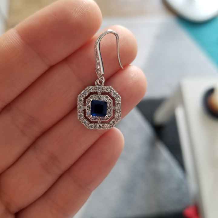 Montrez moi vos boucles d'oreilles - 1