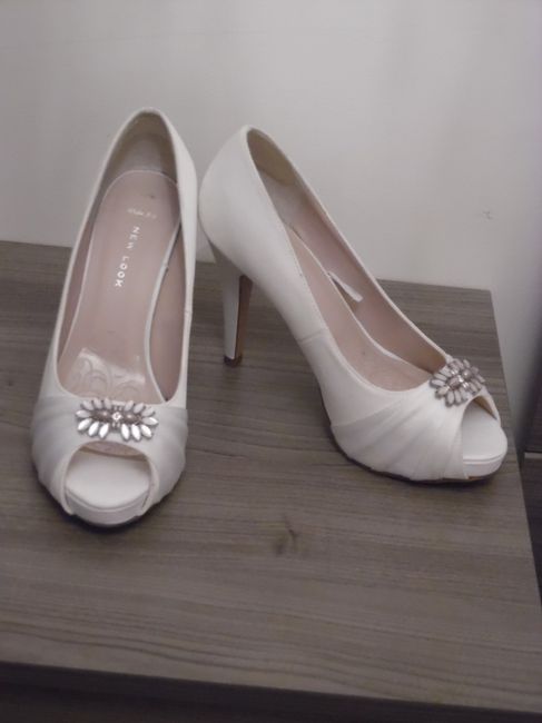 Les chaussures (se sera les même pour l'église)