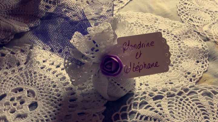 dragées, fait main, napperon, violet et blanc