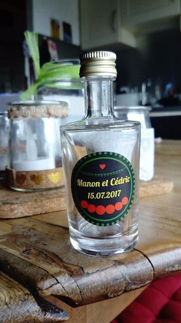 Mignonnette de rhum pour cadeaux des invités