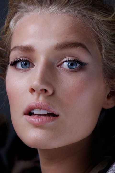 Le maquillage : à la fois simple...