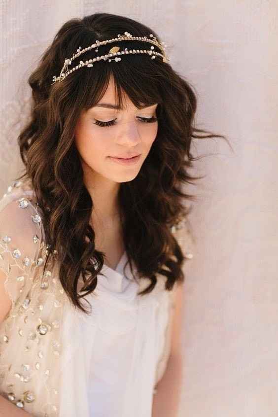 Je suis une mariée classique : le bijoux de tête