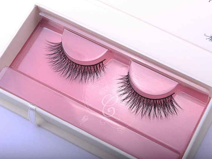 faux cils carroussel cosmetics