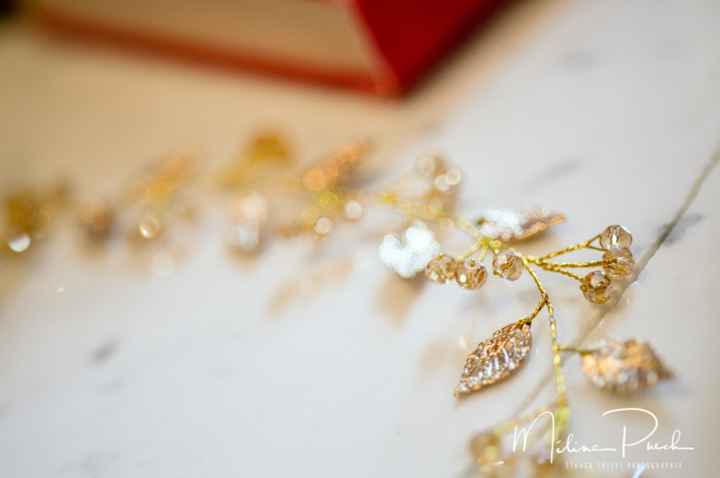 Mon Headband doré: feuilles et perles swarovski dorées