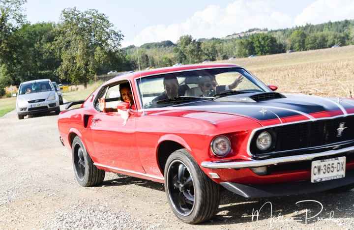 Notre voiture dans le thème couleur rouge